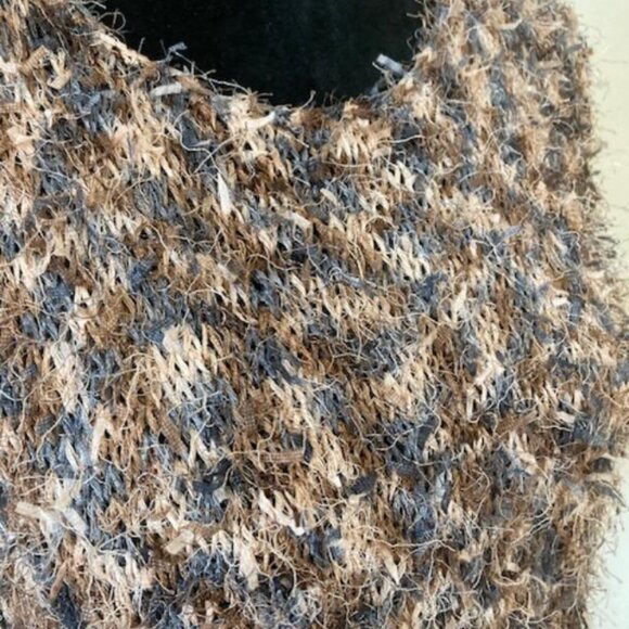 Hand Knitted Top - Picture 5 of 5